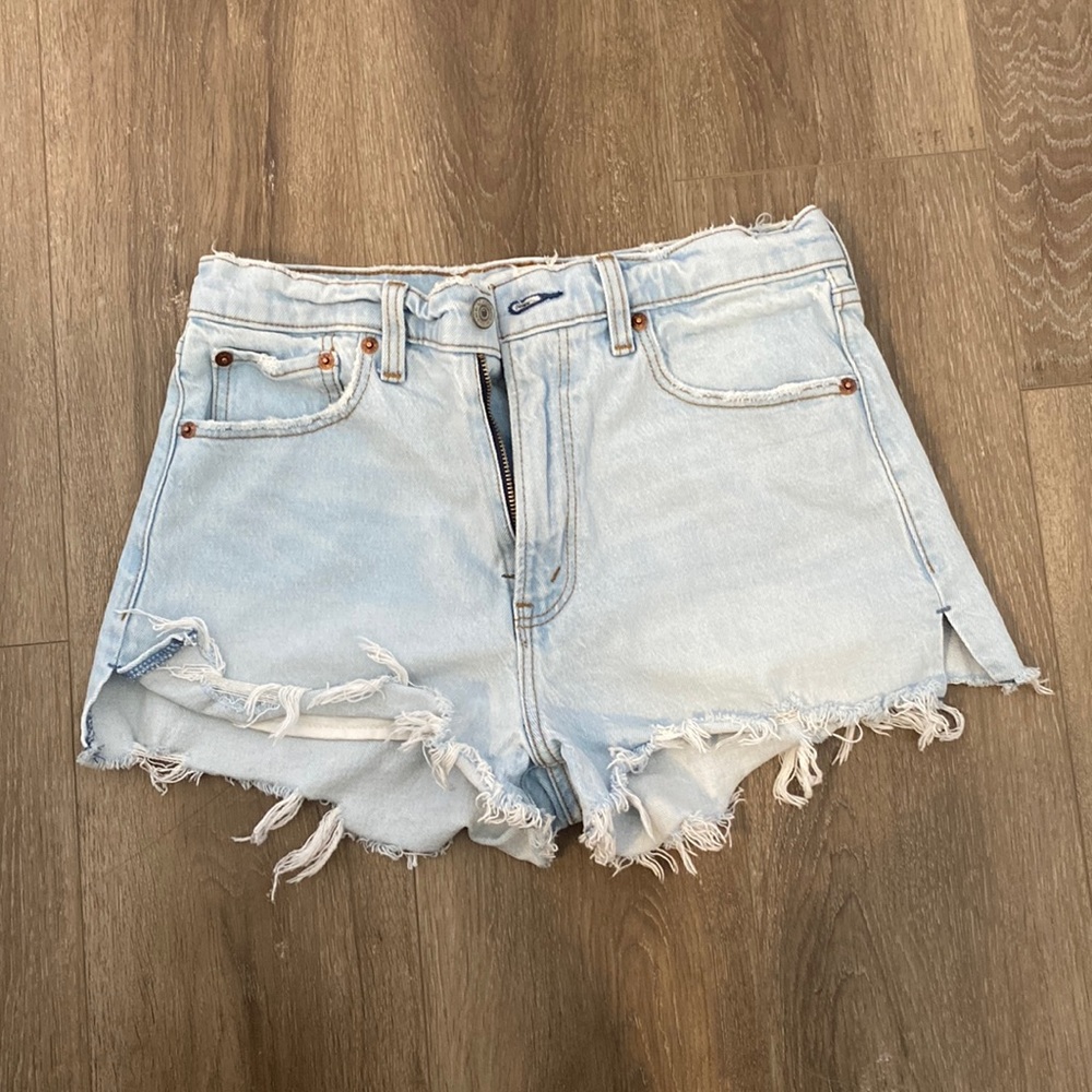 Abercrombie & Fitch. Mom high rise shorts. Hardly worn.